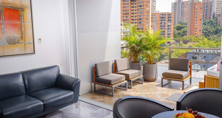 Penthouse 902 – 12