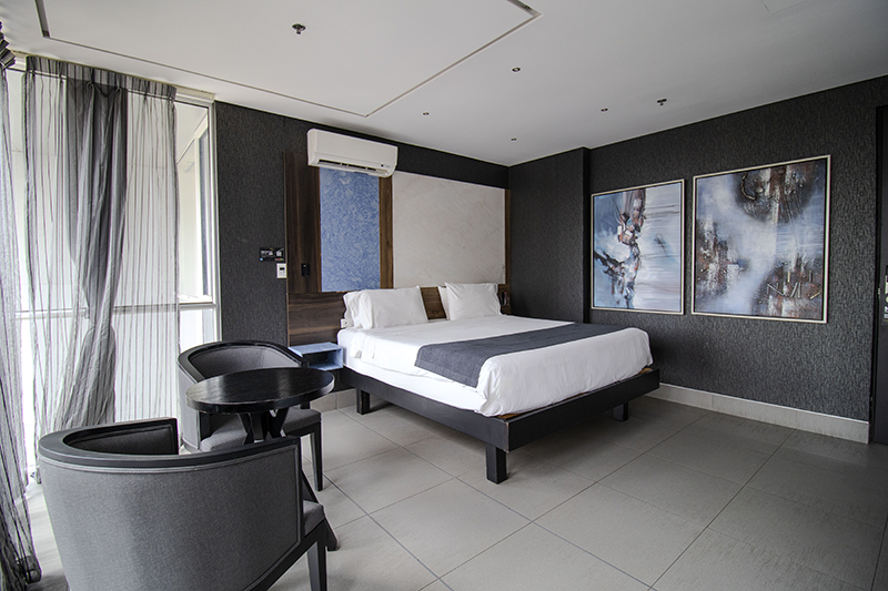 ambassador-suite-room-lounge-area-1