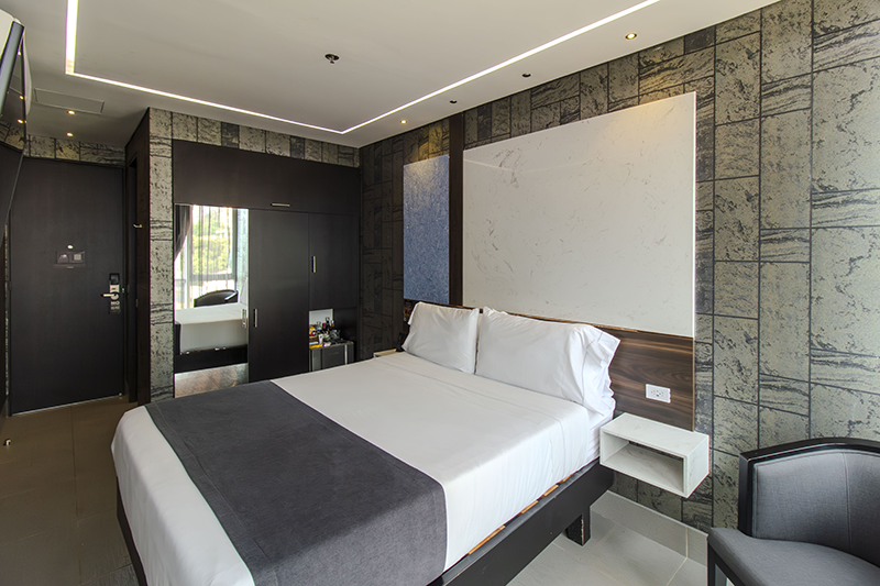 consort-suite-room-bed-1