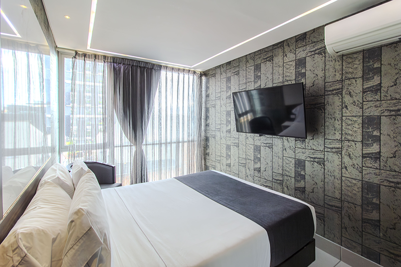 consort-suite-room-bed-2
