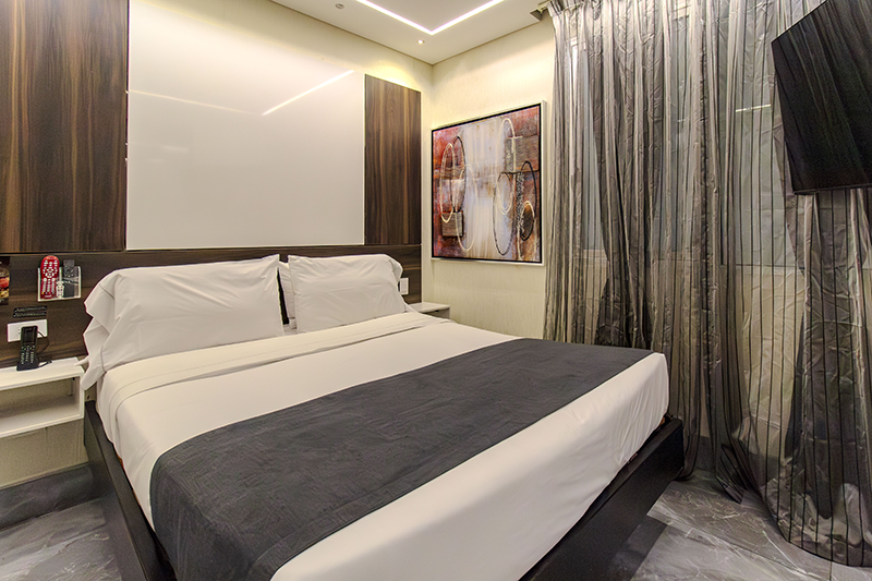 consort-suite-room-bed-3