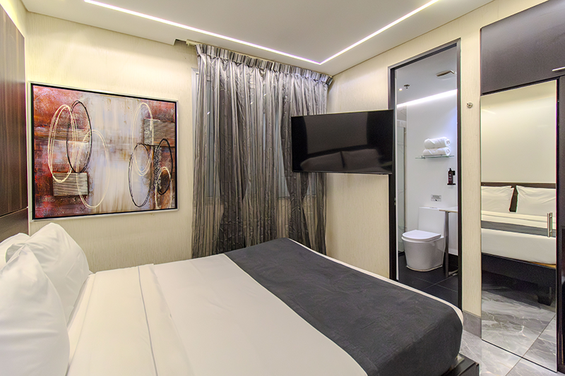 consort-suite-room-bed-4