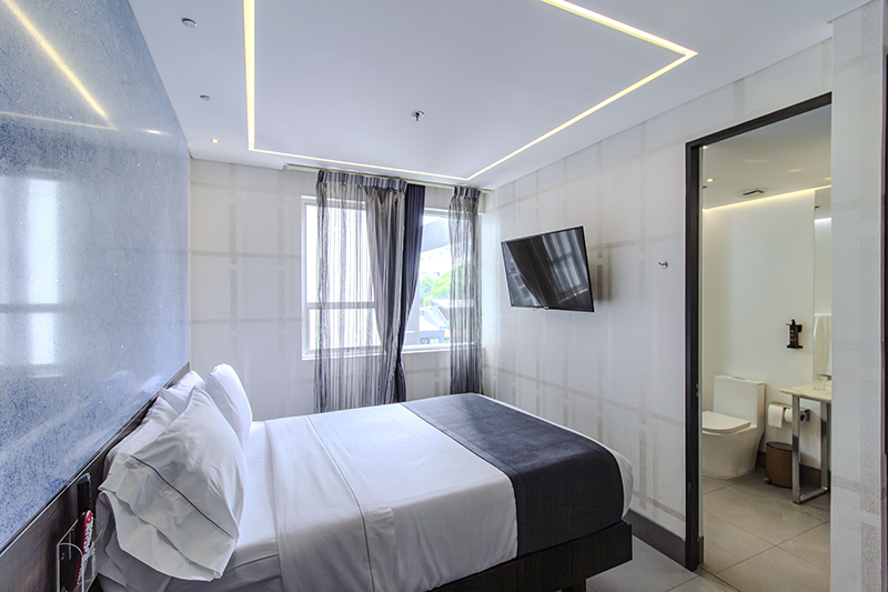 consort-suite-room-bed-6