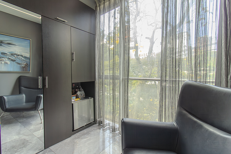 duke-suite-room-205-window-view
