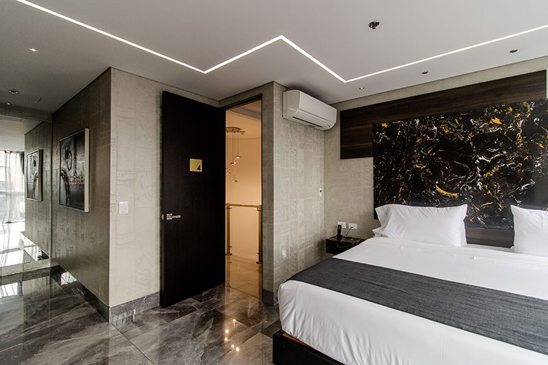 emperor-phenthouse-901-room-bed-2