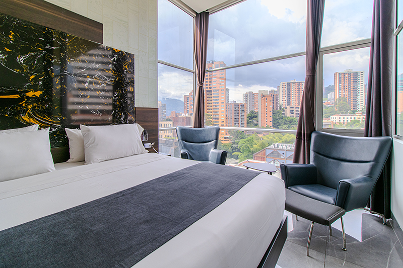 emperor-phenthouse-902-room-bed-2