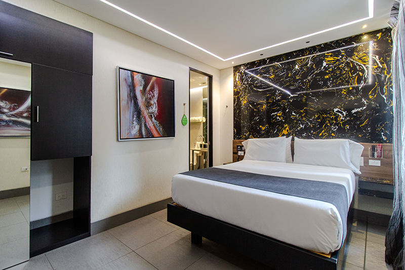 emperor-phenthouse-902-room-bed-3