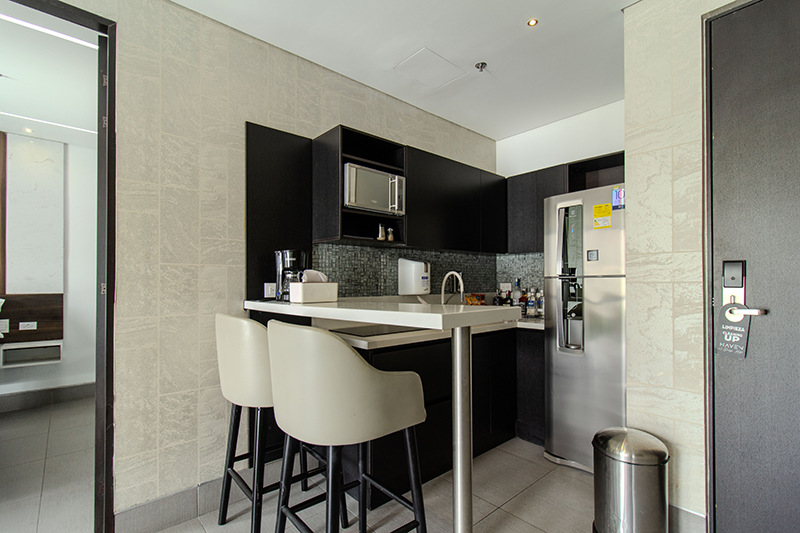 excelsior-suite-604-room-kitchen
