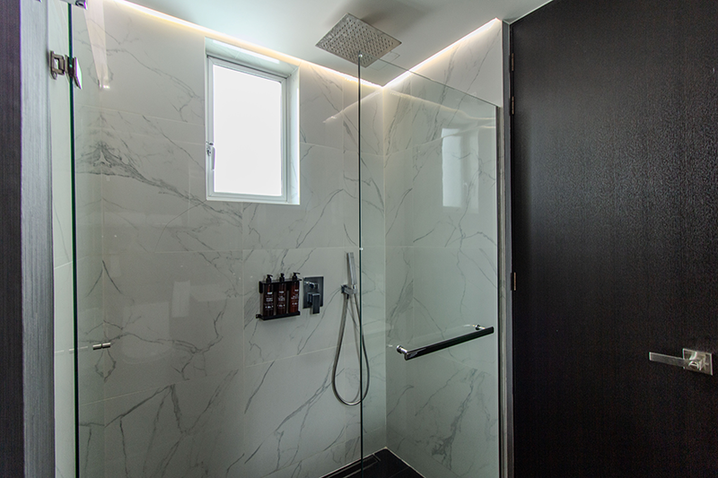 excelsior-suite-804-room-bathroom-vanity-4