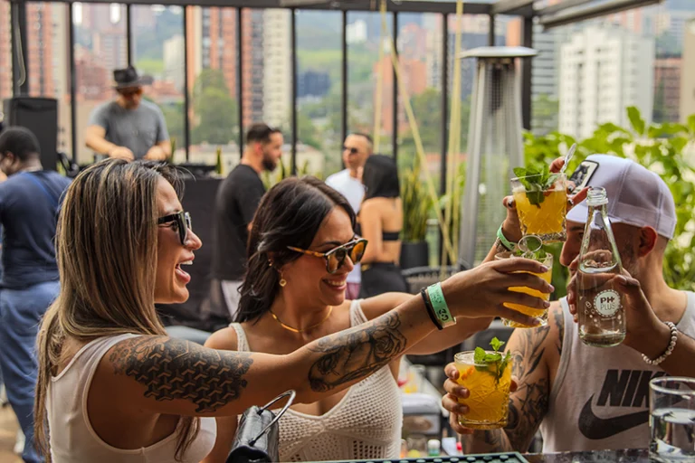 hotel-haven-rooftop-360-with friends-5
