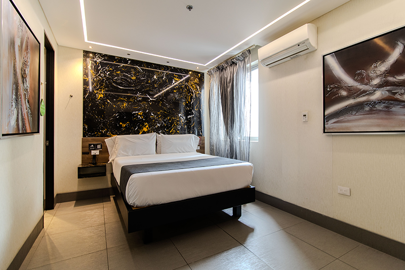 imperial-suite 402-room-bed-3