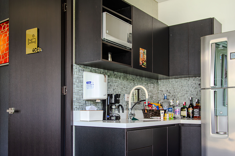 imperial-suite 402-room-kitchen