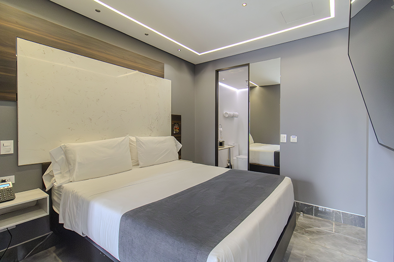 lord-suite-room-204-overview