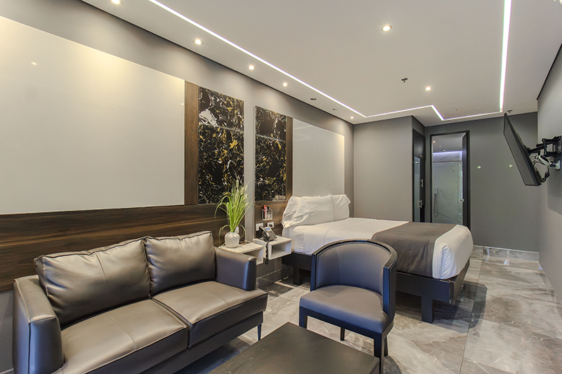 marquess-suite-room-207-living-area