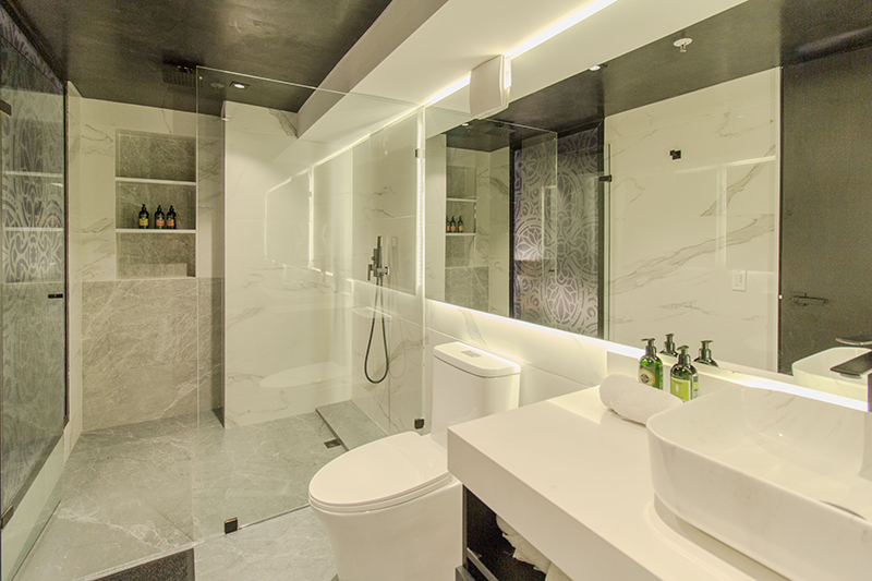 presidential-suite-room-bathroom-vanity-3