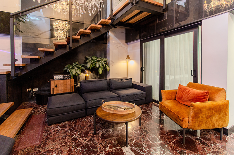 presidential-suite-room-lounge-area-2