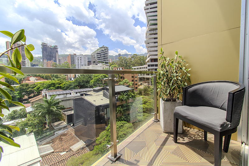 viscount-suite-room-balcony-2