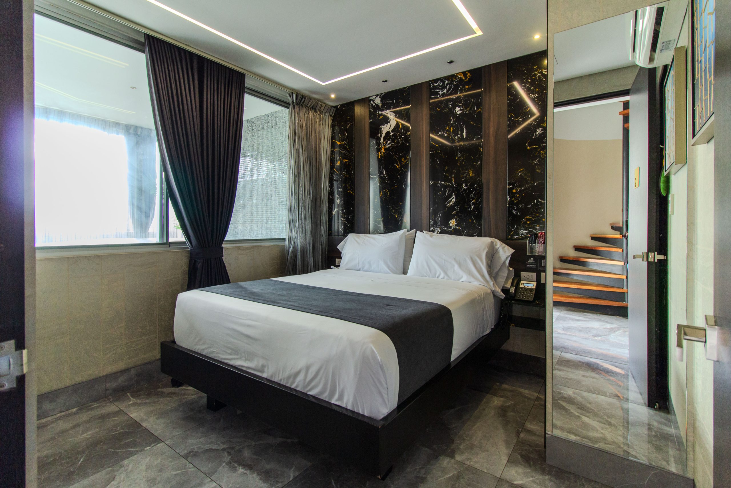 emperor-penthouse-901-room-5