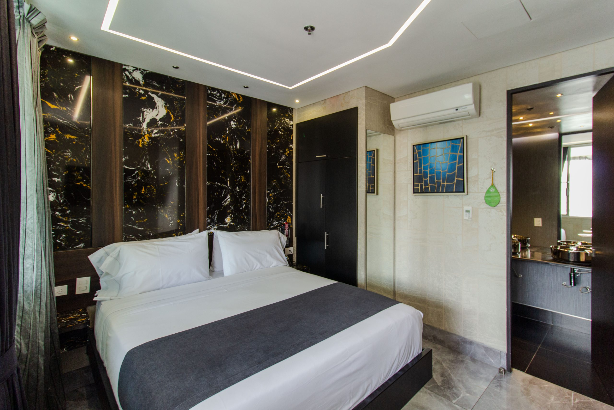 emperor-penthouse-901-room-6